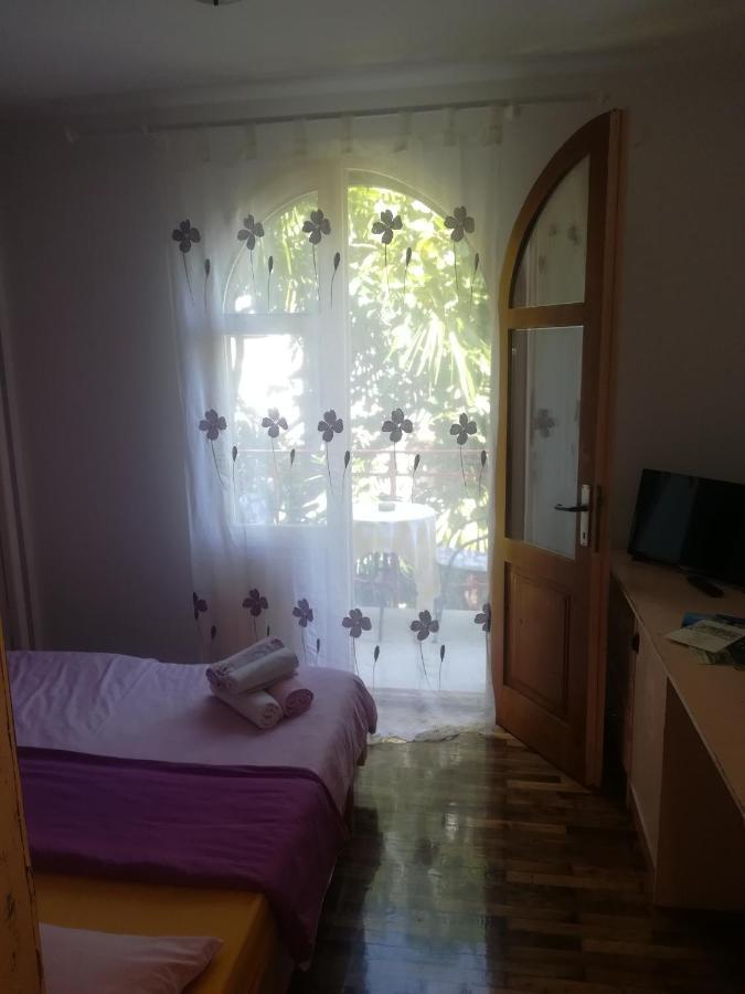 Romantic Room With Balcony ลอฟราน ภายนอก รูปภาพ