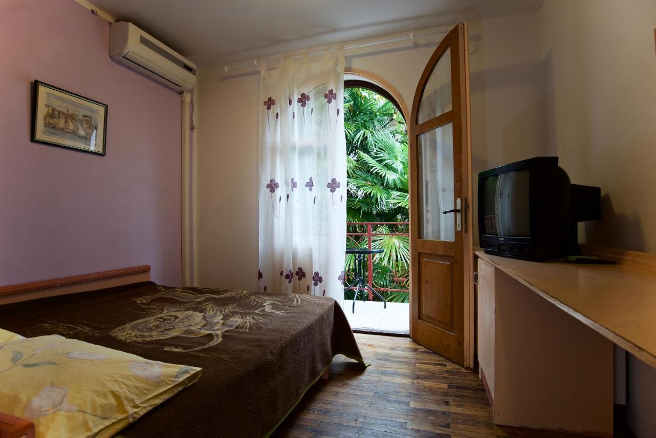 Romantic Room With Balcony ลอฟราน ภายนอก รูปภาพ